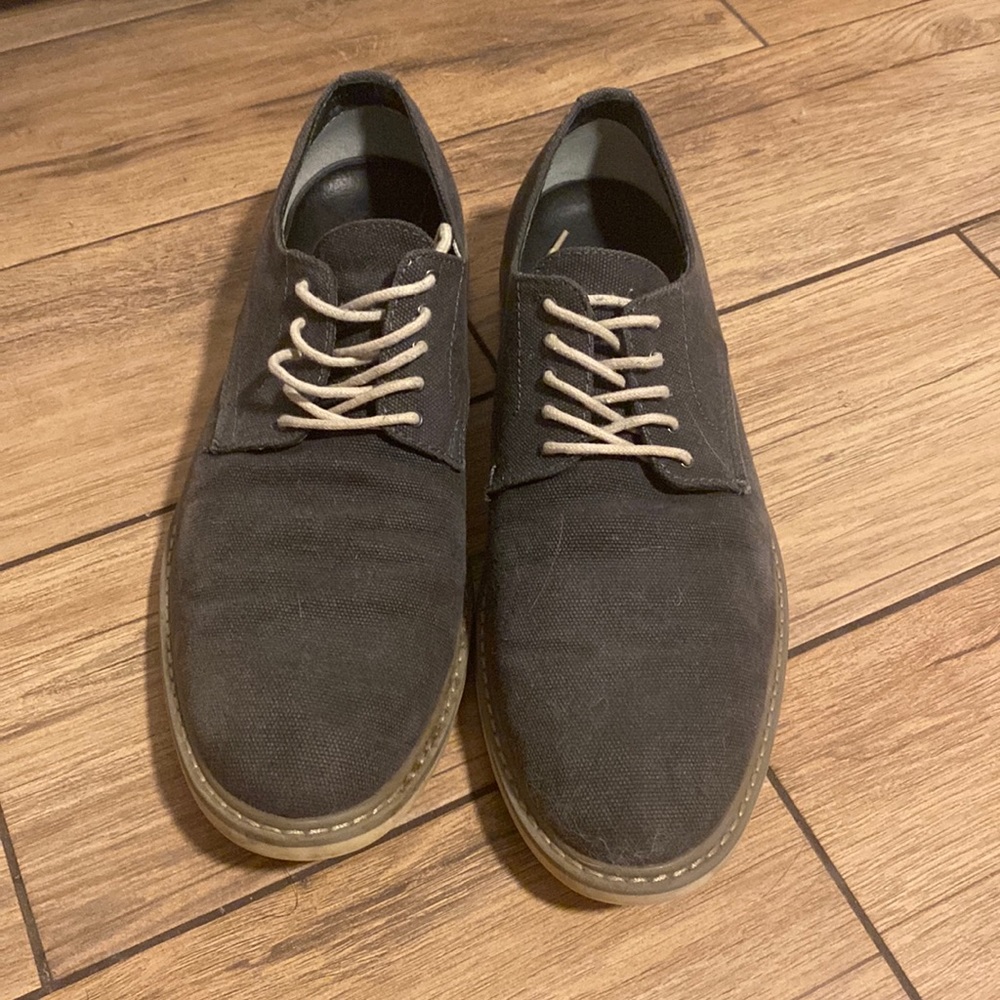 Public Opinion Men’s Oxfords